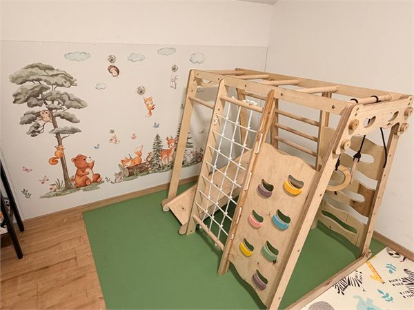 Kletter- und Bewegungsbereich für Kinder